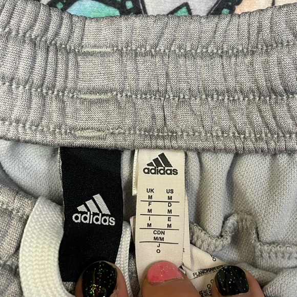 Adidas  shorts zipper pocket gray - Picture 4 of 5